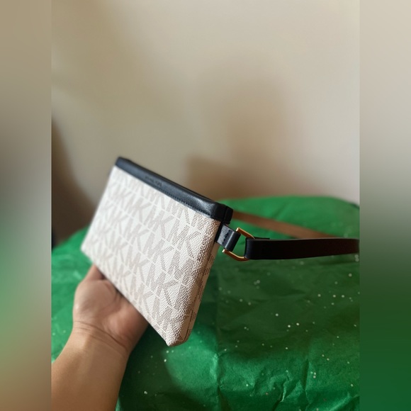 Michael Kors Belt Bag - Picture 4 of 9